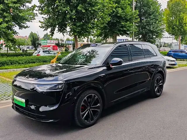 AITO Wenjie AITO M8 2025 Range Extender Max+ Edition 53.4kWh 5-seater