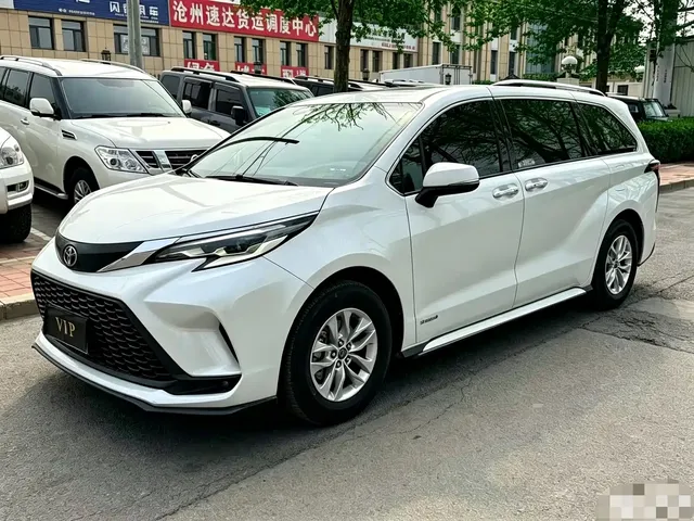Toyota Granvia 2023 2.5L Hybrid Comfort Edition