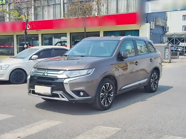 Mitsubishi Outlander 2019 2.0L 2WD Enjoy 7-Seater China VI