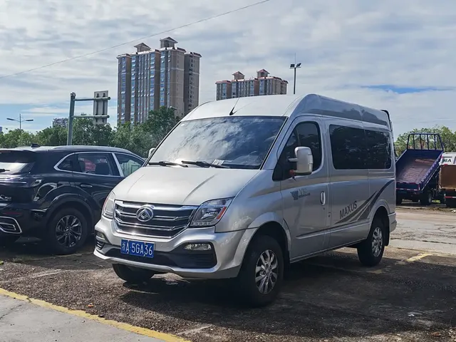 SAIC Maxus Xintu V80 2021 2.0T PLUS AMT Aoyuntong Short Wheelbase Medium Roof 5/6 Seats