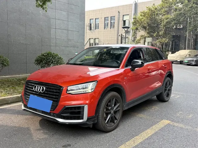 Audi Q2L 2020 35 TFSI Fashion Dynamic Model