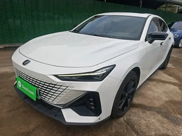 Changan UNI-V iDD 2023 ZhiDian iDD 1.5T 113km Smart Fun Edition