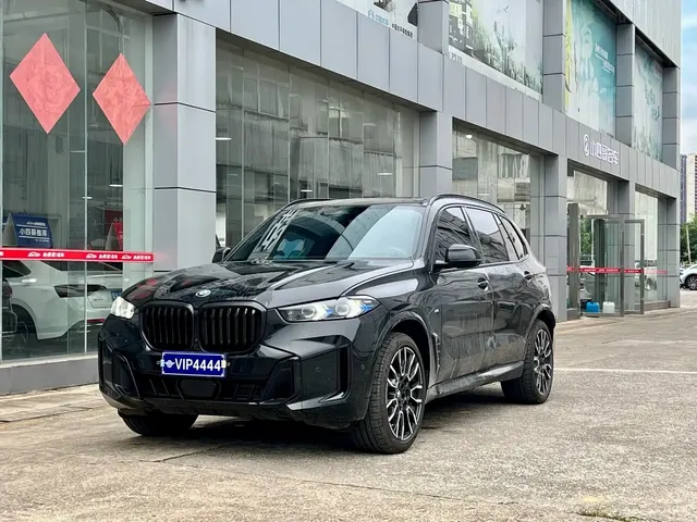 BMW X5 2023 xDrive 40Li Premium M Sport Black Night Package