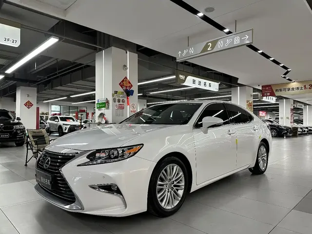 Lexus ES 2017 200 30th Anniversary Edition