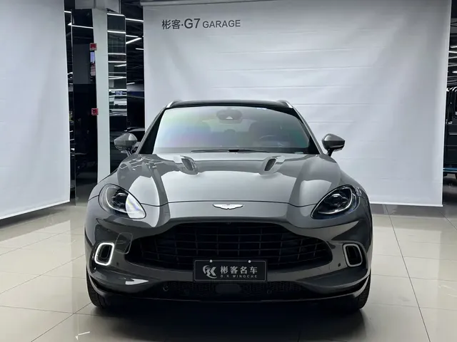 Aston Martin DBX 2022 3.0T STRAIGHT-SIX