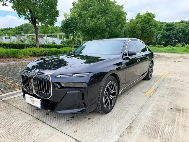 BMW 7 Series 2023 Model 735Li M Sport Package