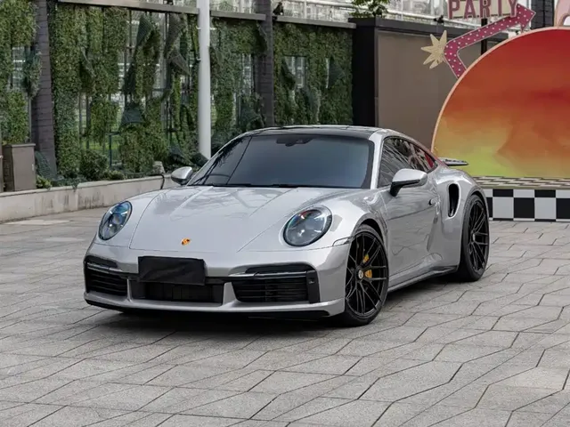 Porsche 911 2023 Turbo S 3.7T
