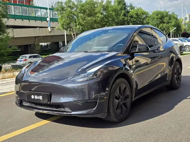 Tesla Model Y 2024 Rear-Wheel Drive Version