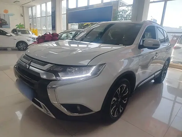 Mitsubishi Outlander 2019 2.0L 2WD Enjoy 7-Seater China VI
