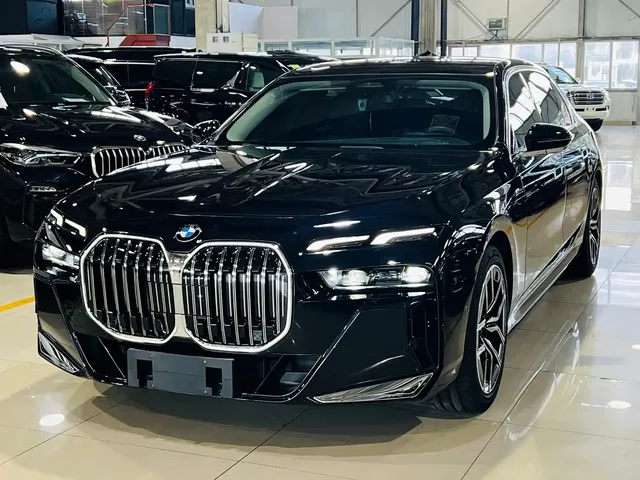 BMW 7 Series 2023 Model 735Li M Sport Package