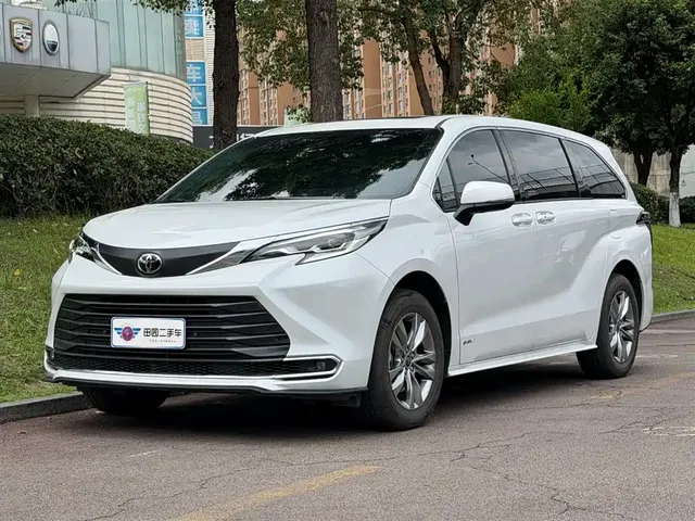 Toyota Sienna 2024 2.5L Hybrid Comfort Edition