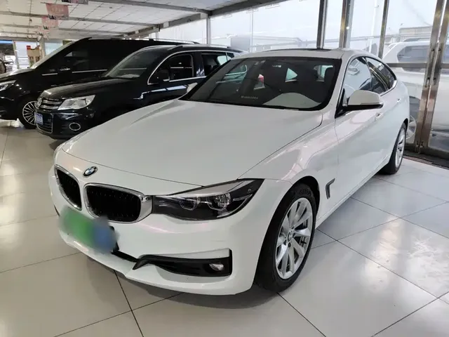 BMW 3 Series GT 2019 320i Fashion Model