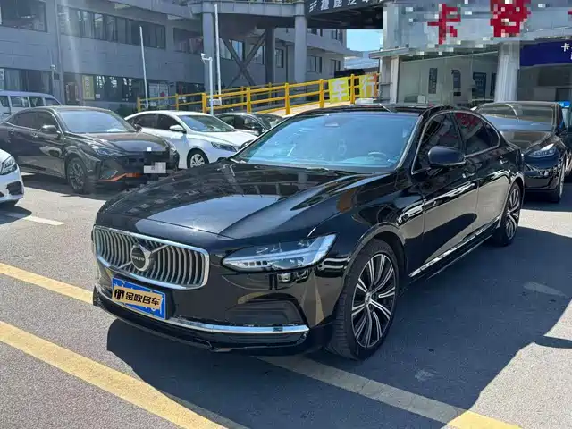 Volvo S90 2023 B5 Intelligent Vision Luxury Edition