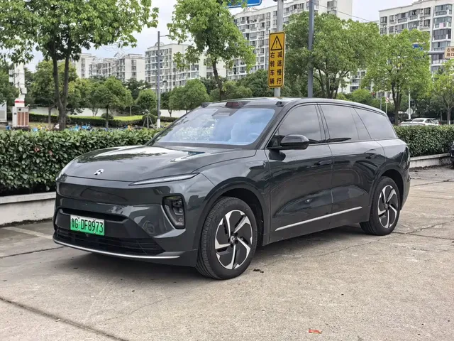 NIO ES8 2023 75kWh Executive Edition