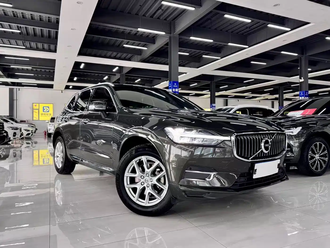 Volvo XC60 2021 T5 AWD Momentum