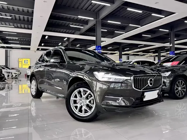 Volvo XC60 2021 T5 AWD Momentum