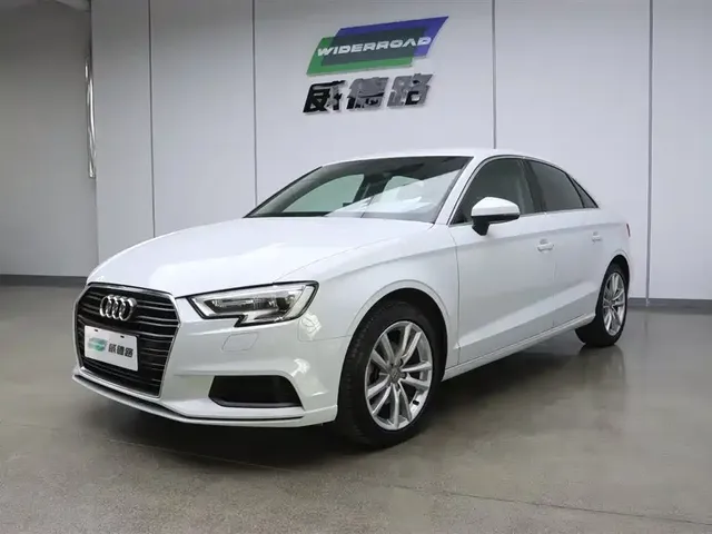 Audi A3 2018 30th Anniversary Limousine 35 TFSI Progressive