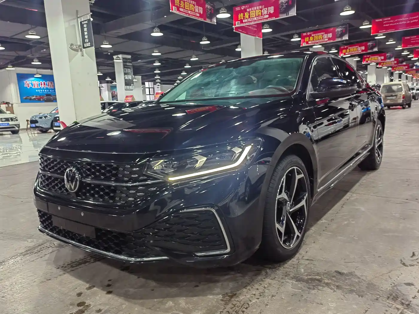 Volkswagen Passat 2023 330TSI Starlight Elite Edition