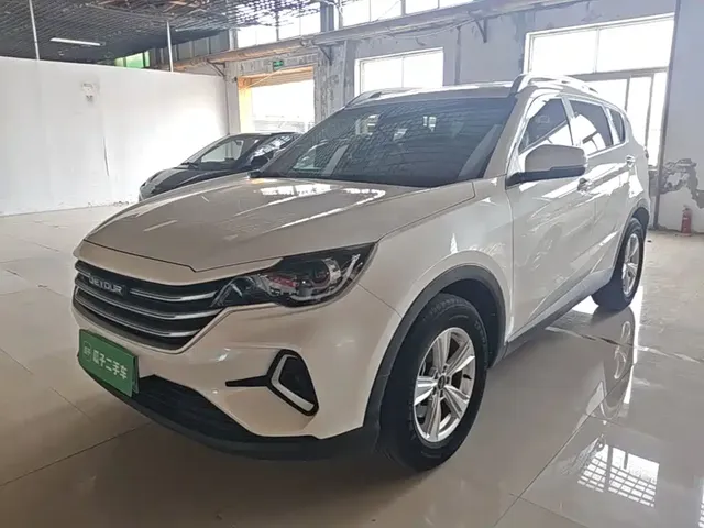 Jetour X70M 2022 1.5T Manual Avant-garde Partner 5-seater