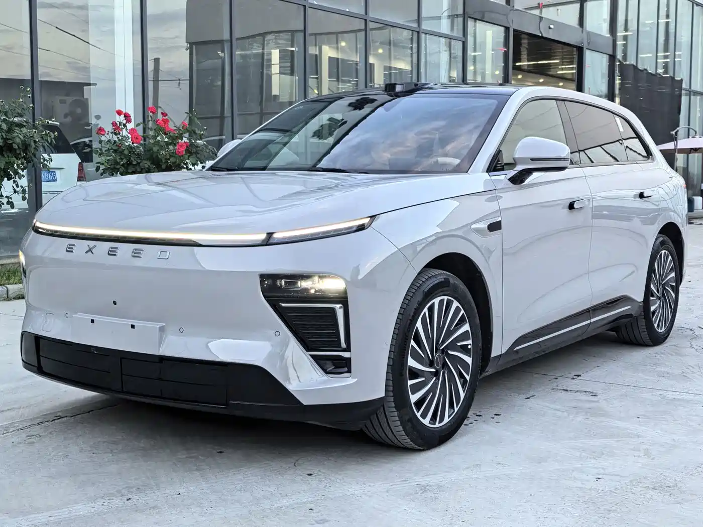 Exeed Exlantix ET 2024 Extended Range 240 Ultra AWD