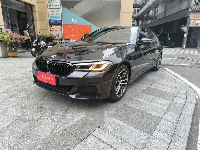 BMW 5 Series 2021 525Li Luxury Package