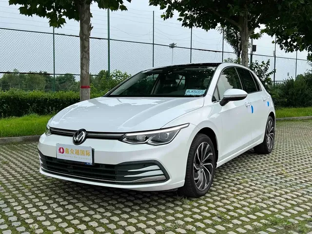 Volkswagen Golf 2023 200TSI DSG Pro