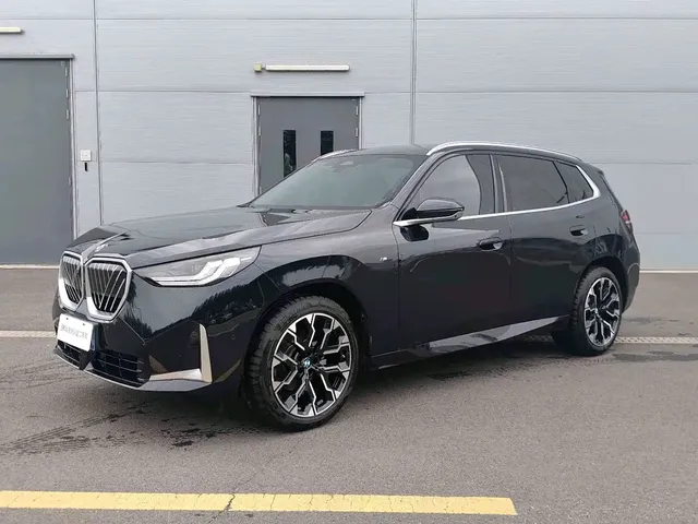BMW X3 2025 xDrive30L Leading Model M Sport Black Package