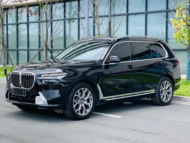 BMW X7 2023 xDrive40i Leading Luxury Package