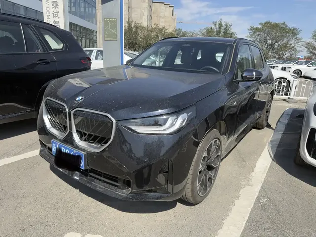 BMW X3 2026 xDrive30L Leading Trim M Sport Shadowline Package