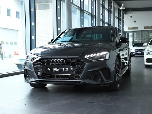 Audi A4L 2023 40 TFSI Luxury Sport