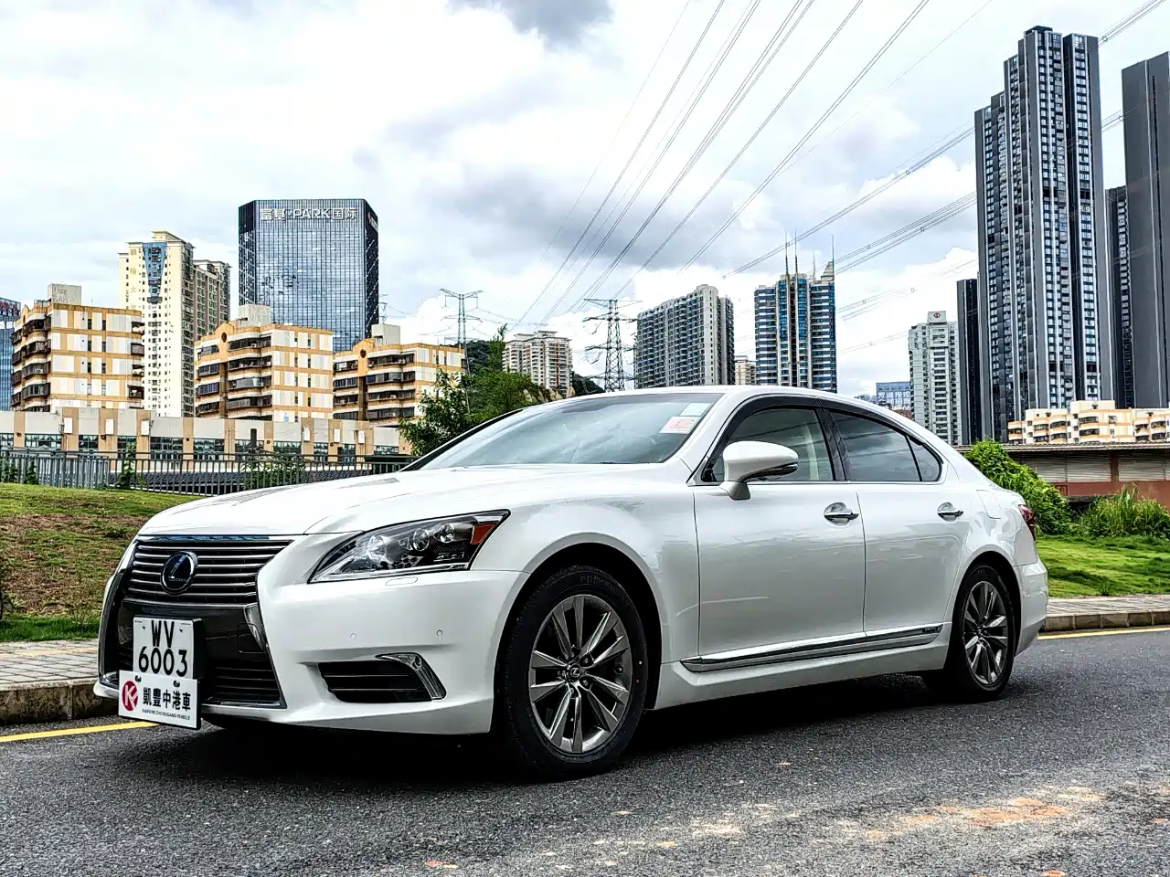Lexus LS 2016 600hL