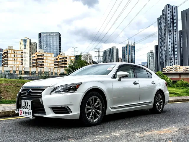 Lexus LS 2016 600hL