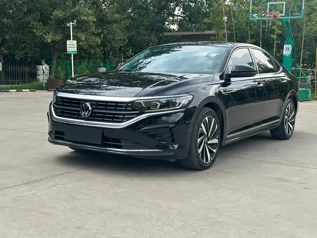 Volkswagen Passat 2023 330TSI Luxury Edition