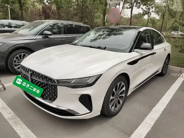 Lincoln Z 2025 2.0T Premium Edition