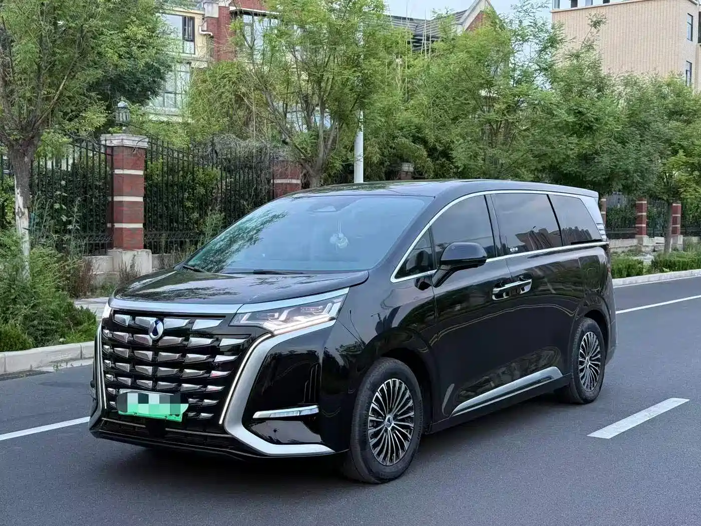 Denza D9 2024 DM-i 980 AWD Premium