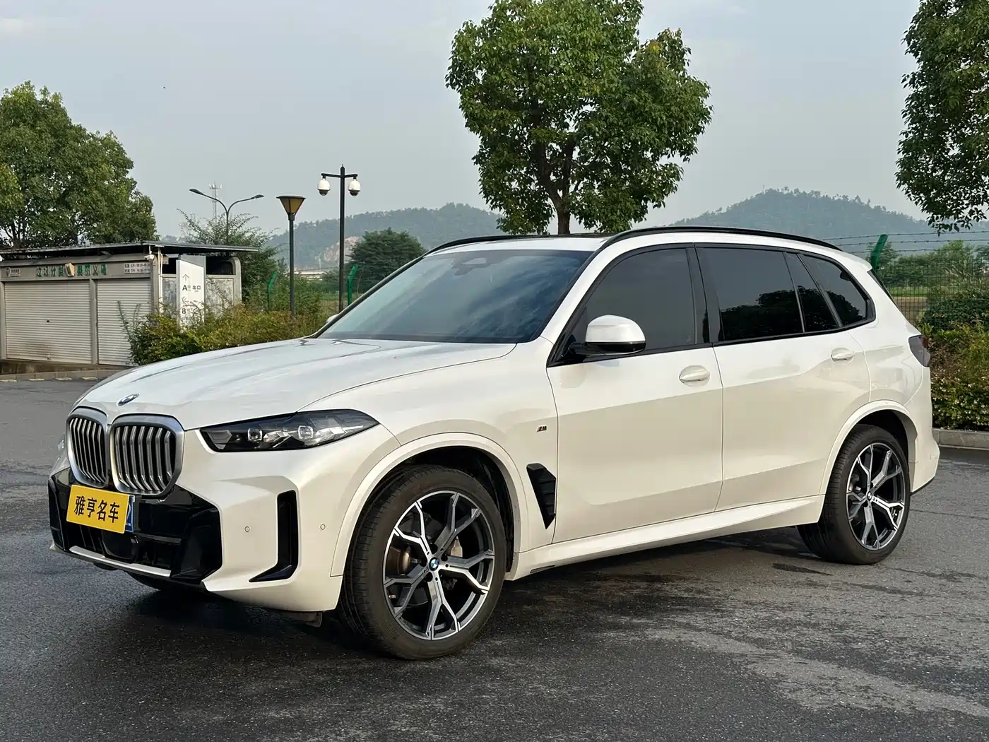 BMW X5 2023 xDrive 30Li Premium M Sport Package