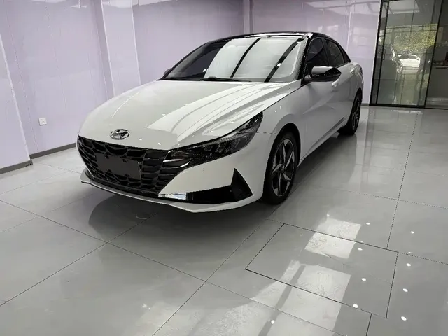 Hyundai Elantra 2021 1.5L CVT LUX Premium Edition