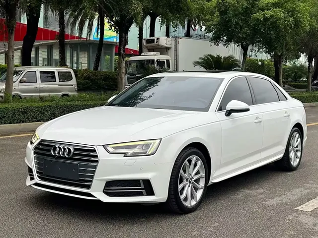 Audi A4L 2018 30th Anniversary 40 TFSI Fashion