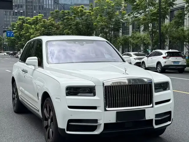 Rolls-Royce Cullinan 2024 5-Seater