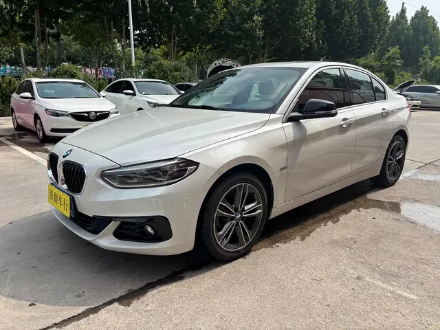 BMW 1 Series 2018 118i Sport Edition