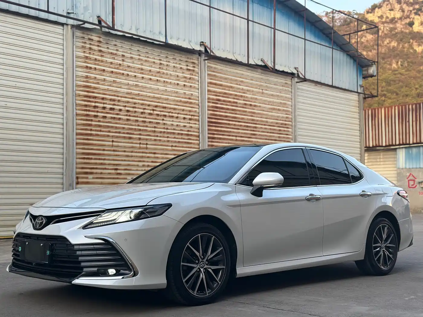 Toyota Camry 2023 2.5G Luxury Edition