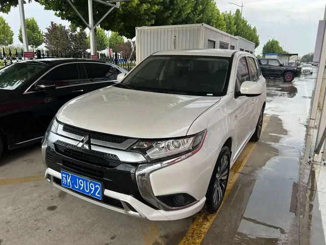 Mitsubishi Outlander 2021 2.0L FWD Comfort Edition 5-seater
