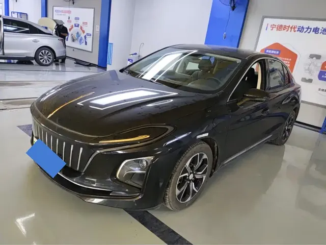 Hongqi E-QM5 2024 Model 450km Travel Edition