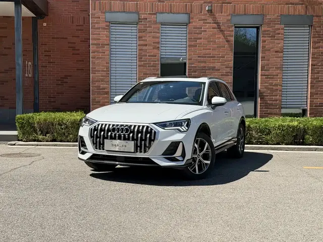 Audi Q3 2024 35 TFSI Fashion Elegance