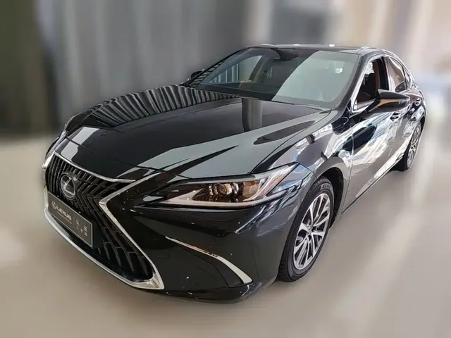 Lexus ES 2021 300h Excellence Edition