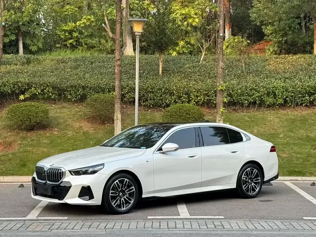 BMW 5 Series 2024 530Li Leading M Sport Package