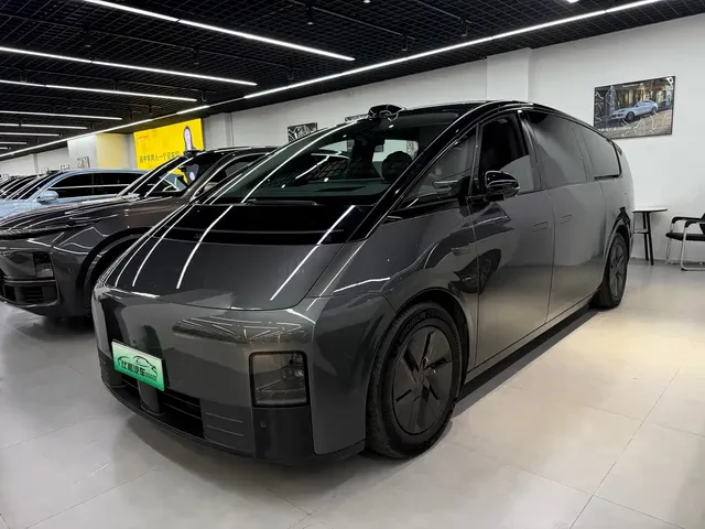 Li Auto MEGA 2024 Ultra
