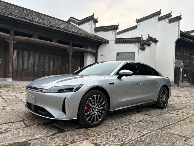 Chery Fengyun A9L 2025 Model 4WD High-performance Summit Edition