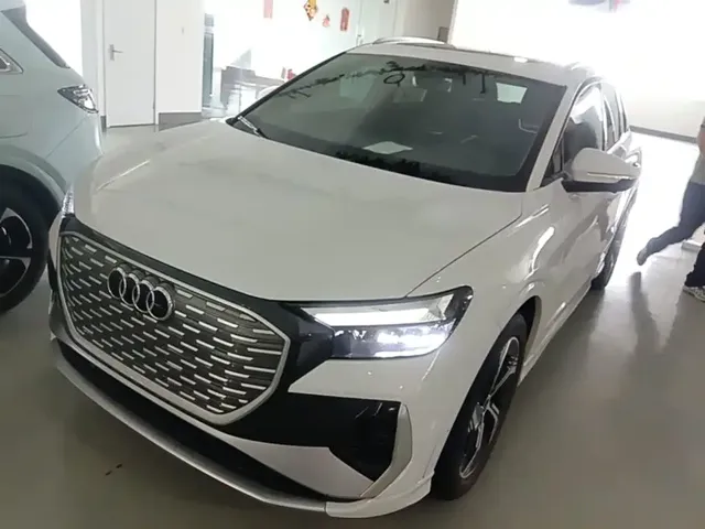 Audi Q4 e-tron 2022 40 e-tron First Edition