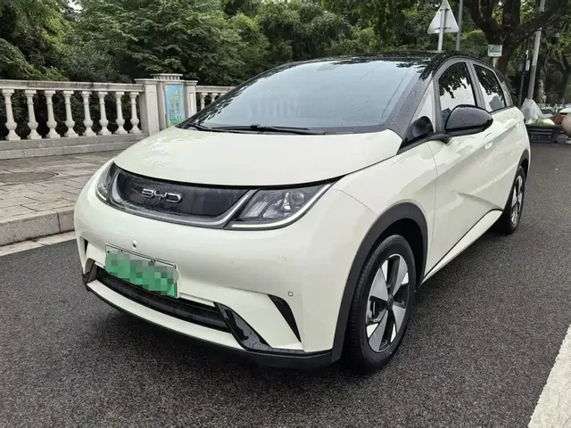 BYD Dolphin 2023 420km Fashion Edition